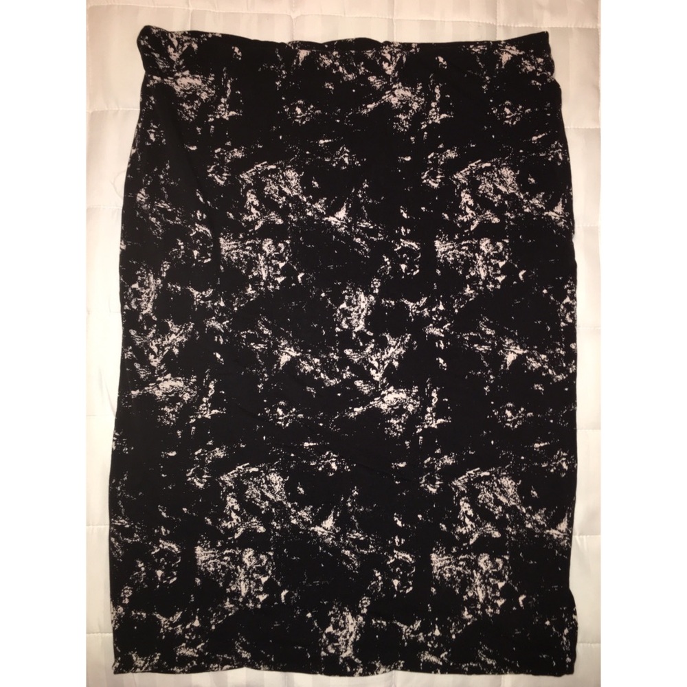 H&M’s Basic Stretchy Skirt
